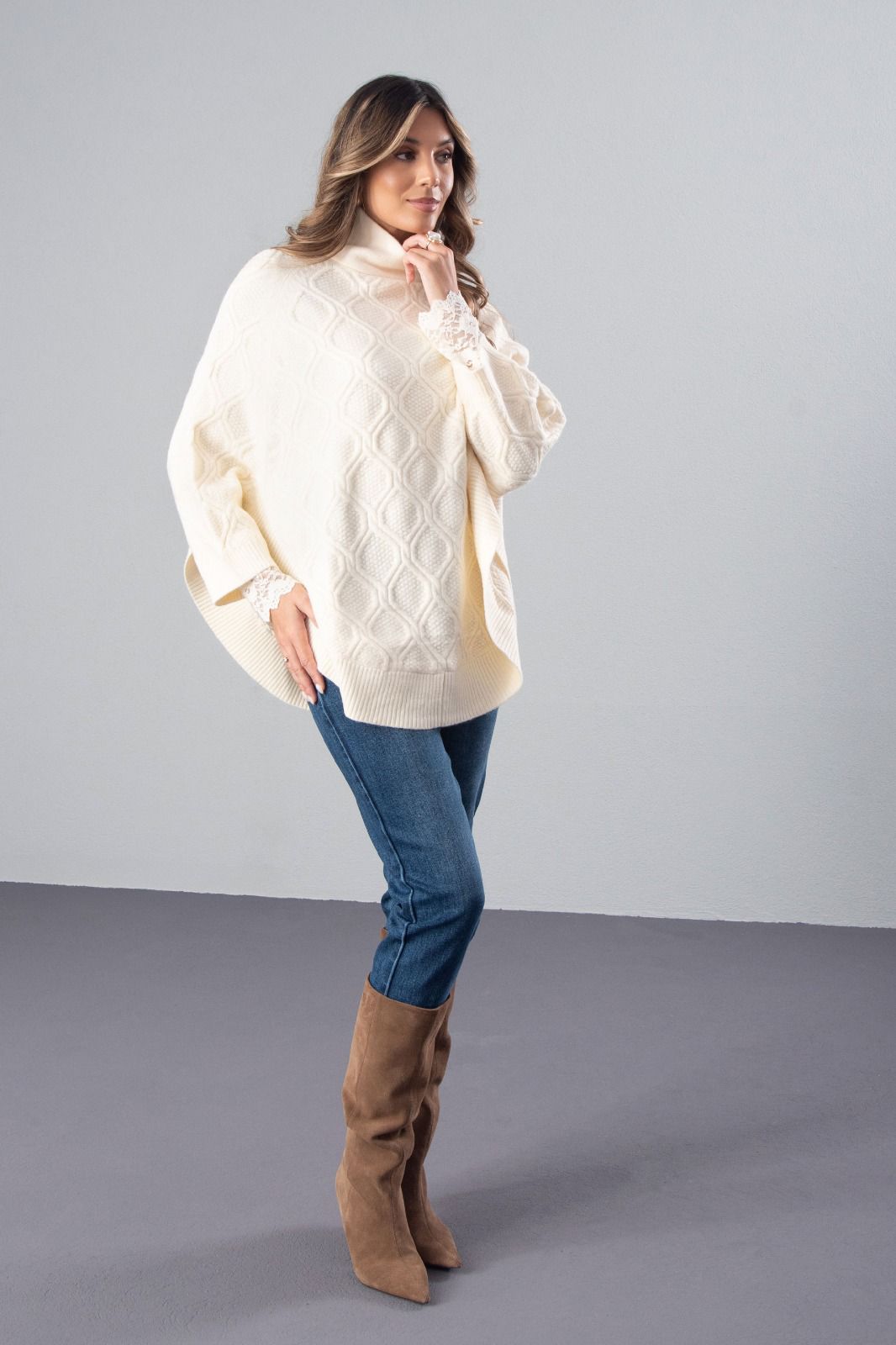 Capa Poncho de Malha Ferrache - Off-White