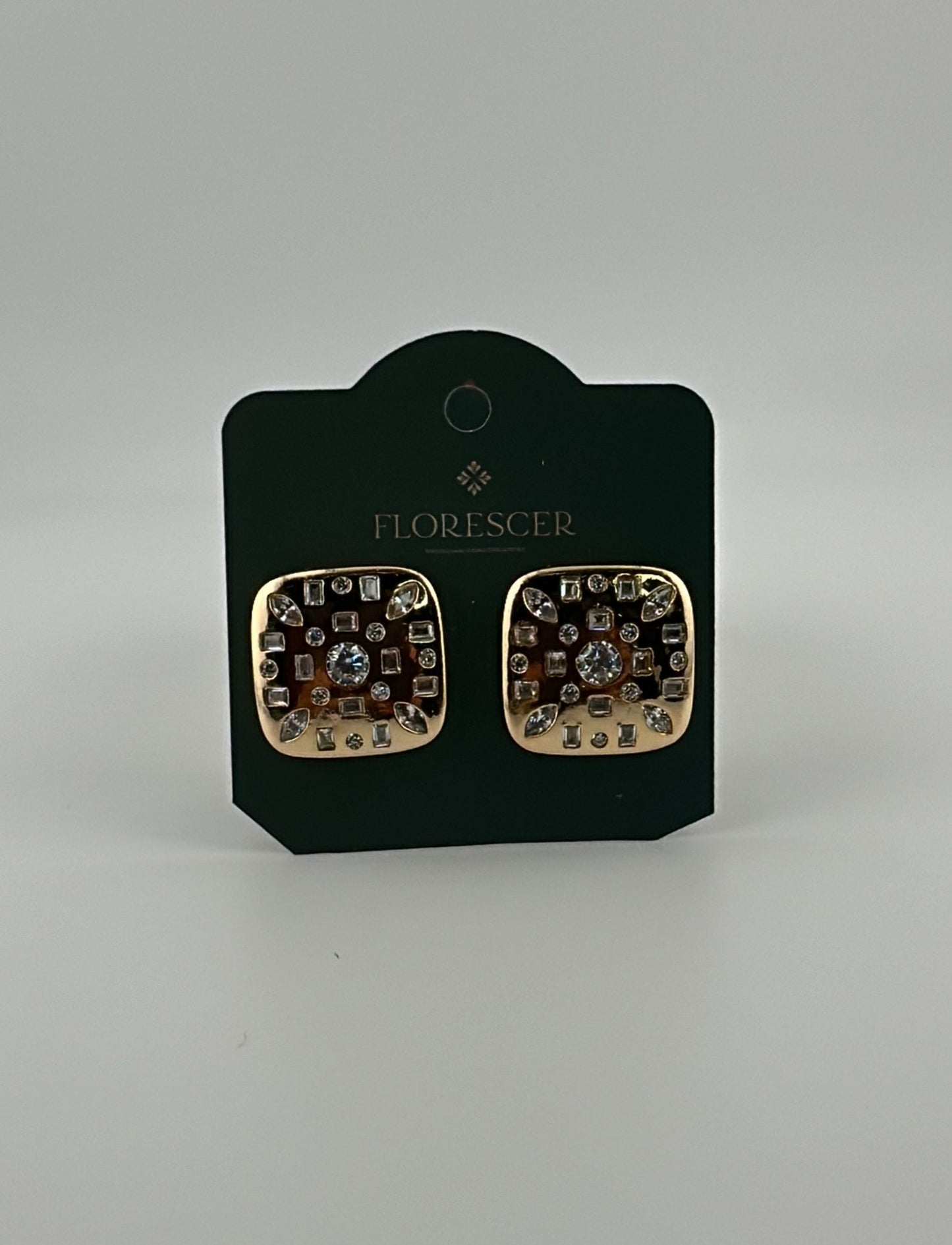 Brinco Esfera Redonda com Design Lateral e Banho de Ouro 18K