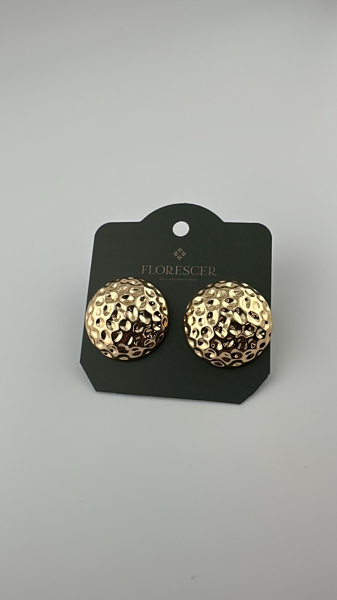 Brinco Semijoia Esfera Redonda – Banho de Ouro 18K