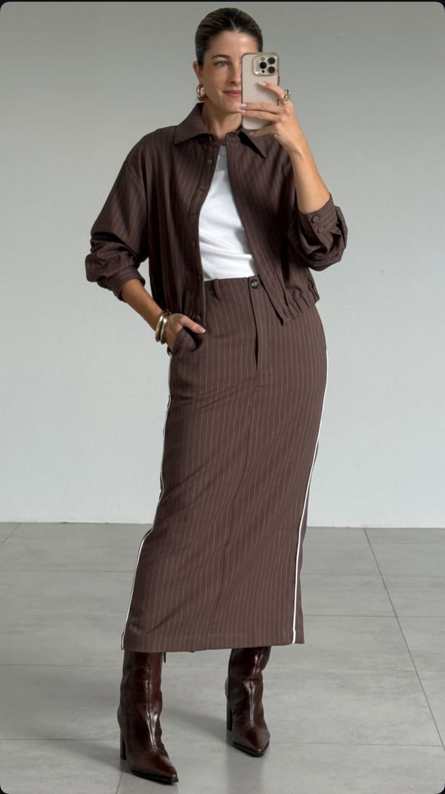 Conjunto Jessica -Jaqueta Cropped e Saia Lápis Midi ( Marrom)