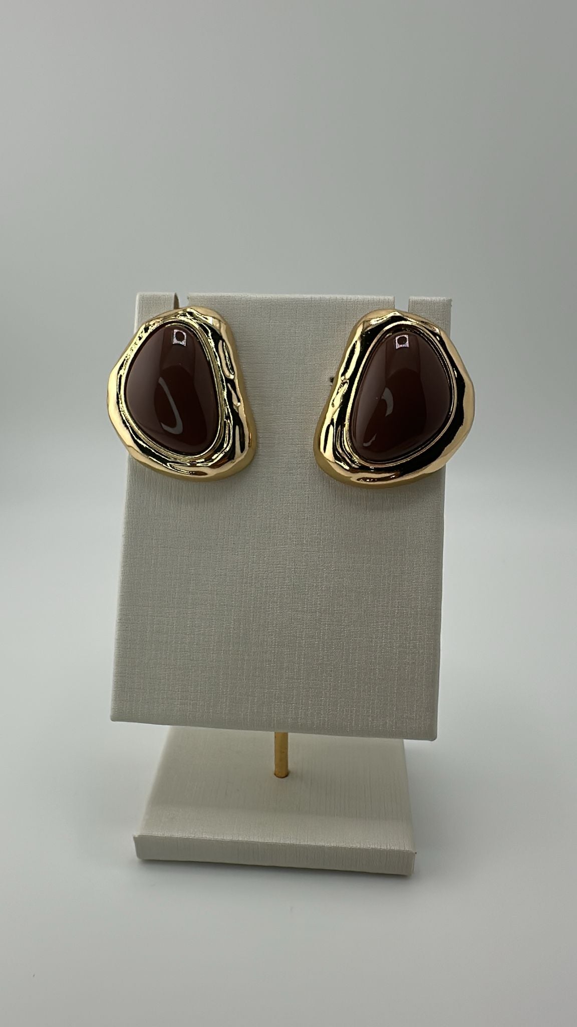 Brincos Esmaltados com Borda Dourada