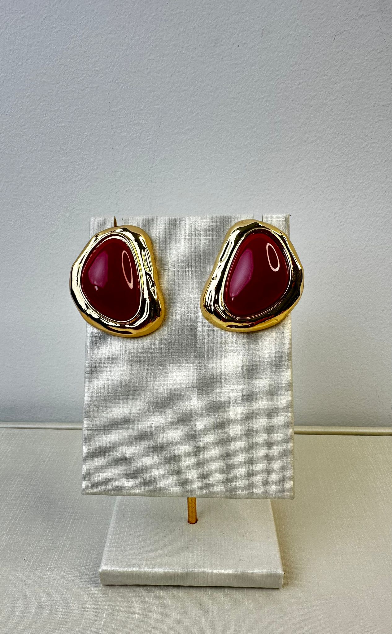 Brincos Esmaltados com Borda Dourada