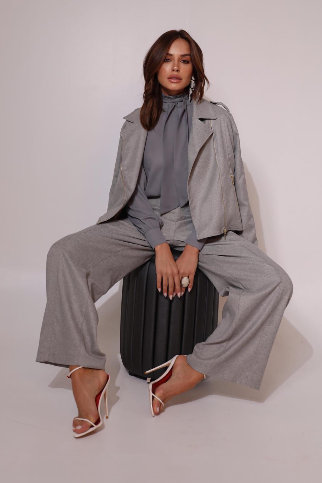 Calça Pantalona (Wide Leg) de Alfaiataria Confortável - Cor Cinza Mescla