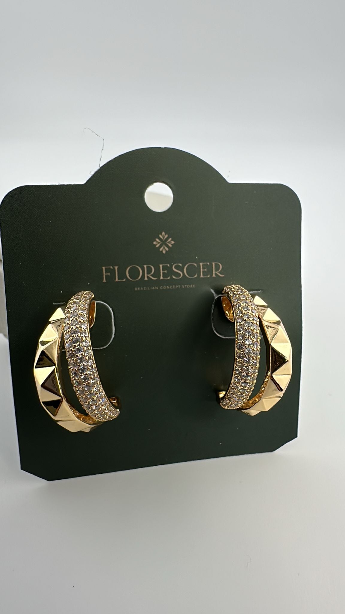 Brinco Semijoia Argola com Zircônia – Banho de Ouro 18K