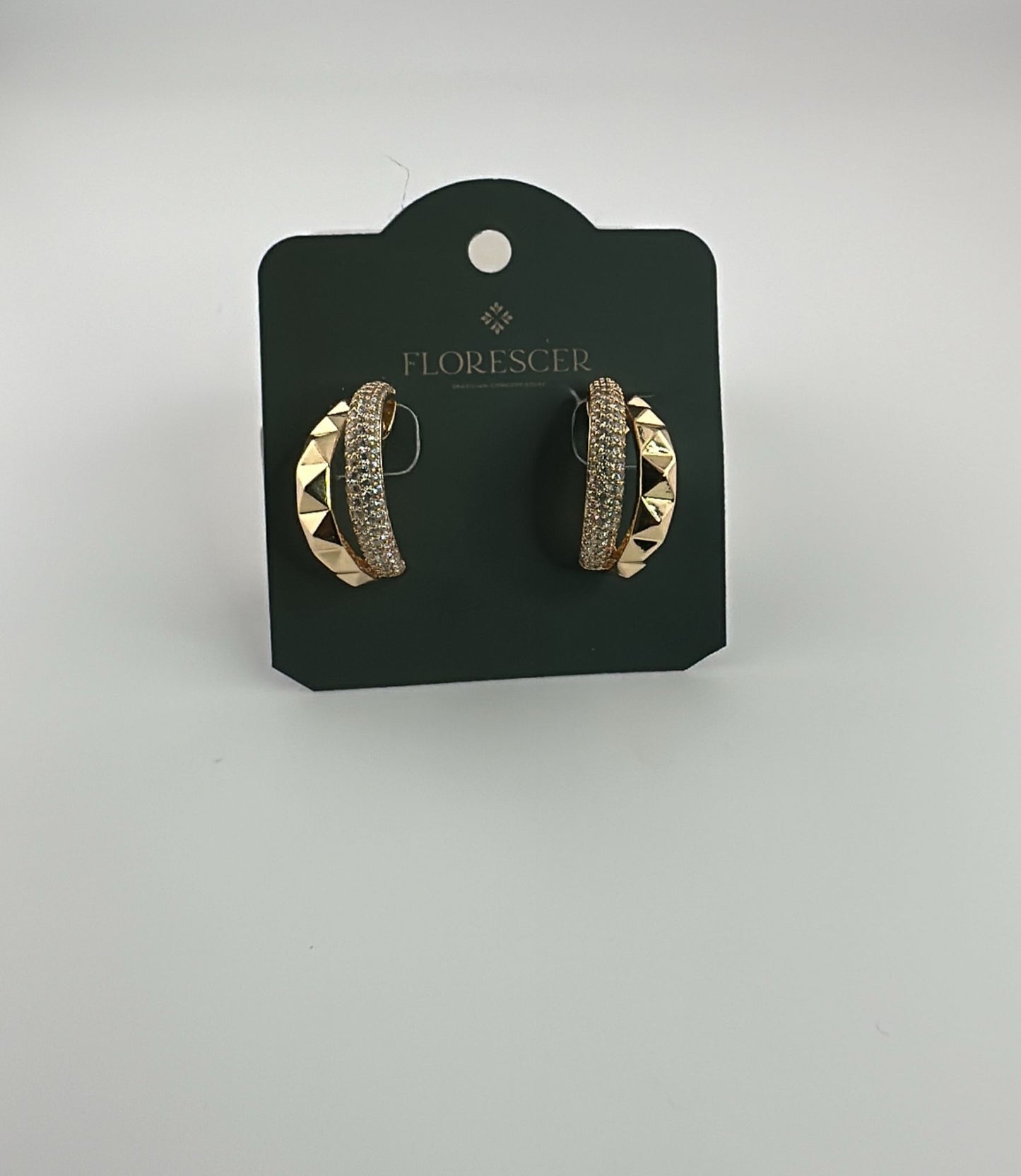 Brinco Semijoia Argola com Zircônia – Banho de Ouro 18K