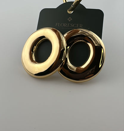 Brinco Semijoia Circula – Formato Redondo, Banho de Ouro 18K