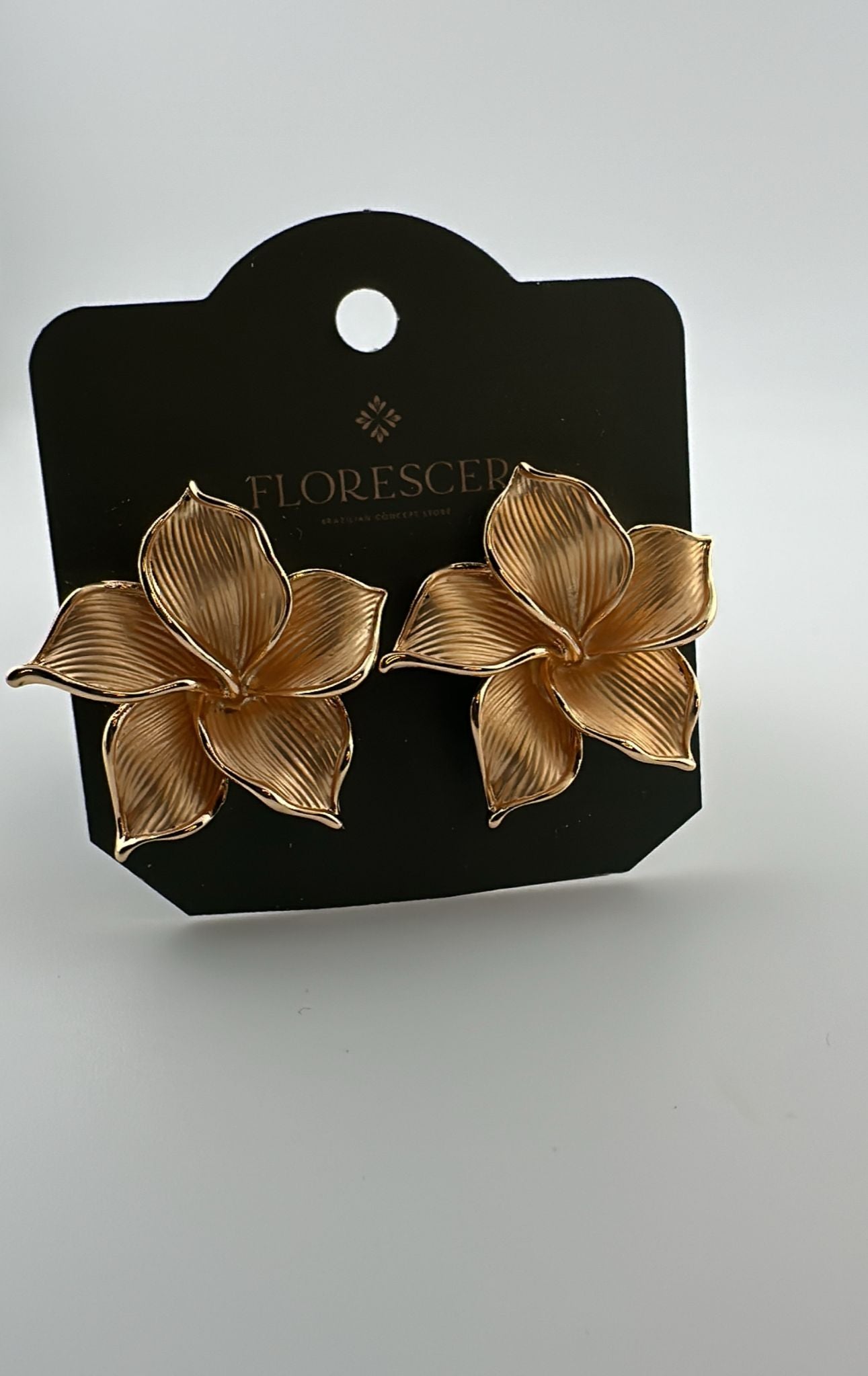 Brinco Semijoia Flor – Banho de Ouro 18K