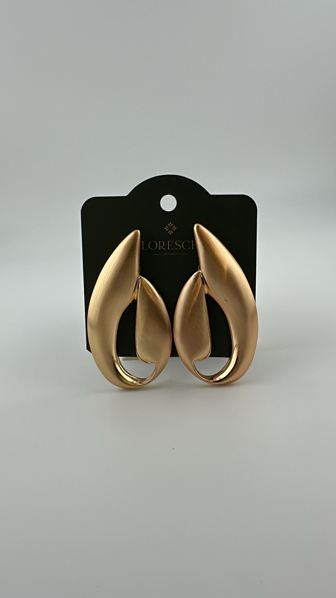 Brinco Semijoia Curvia – Conexão de Formas, Banho de Ouro 18K