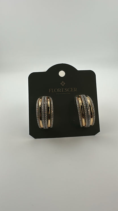 Brinco Semijoia Trio Lux – Argola Cravejada com Zircônia, Design em Formas e Linhas, Banho de Ouro 18K