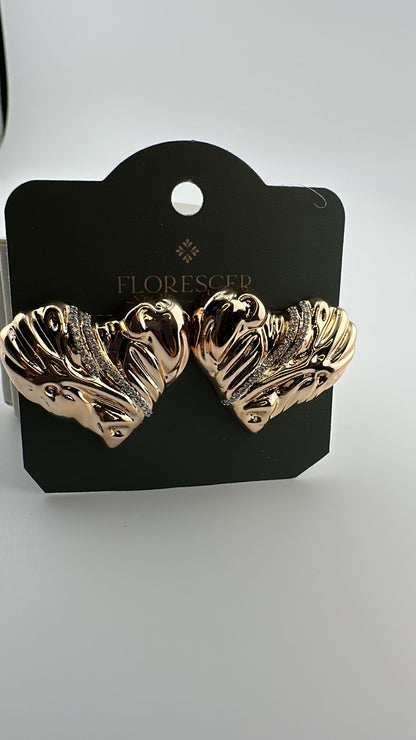 Brinco Semijoia Coração Real – Cravejado com Zircônia, Banho de Ouro 18K