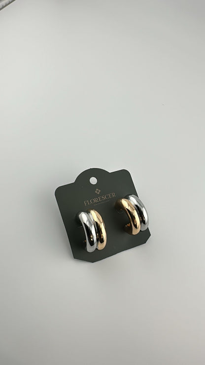 Brinco Semijoia Argola – Dourada com Detalhes em Ródio Branco, Banho de Ouro 18K