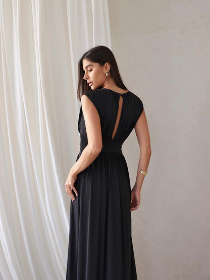 Vestido Longo Plissado com Fendas Laterais - Preto